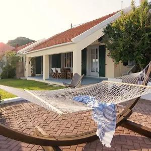 Villa Pelagos, Asos