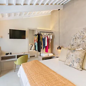 https://mitos-suites.rethymnohotels.net